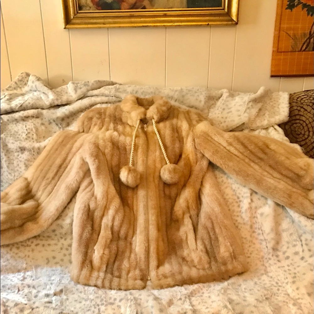 Sno Minke by Hillmoor,Excellent condition,size Medium,is light golden brown